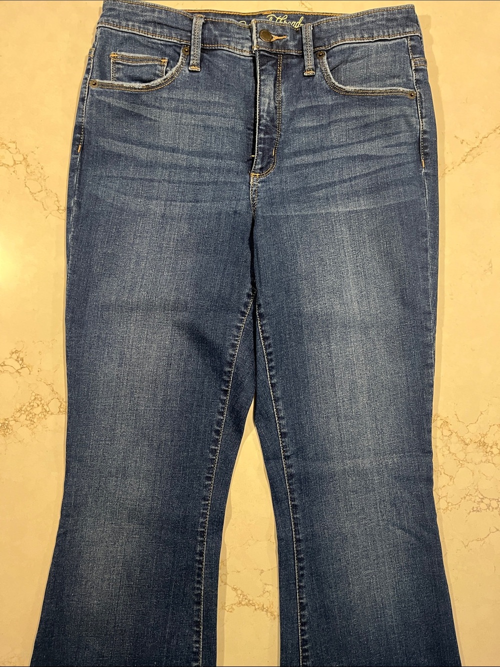 Universal Thread Women's medium wash Flare Jeans